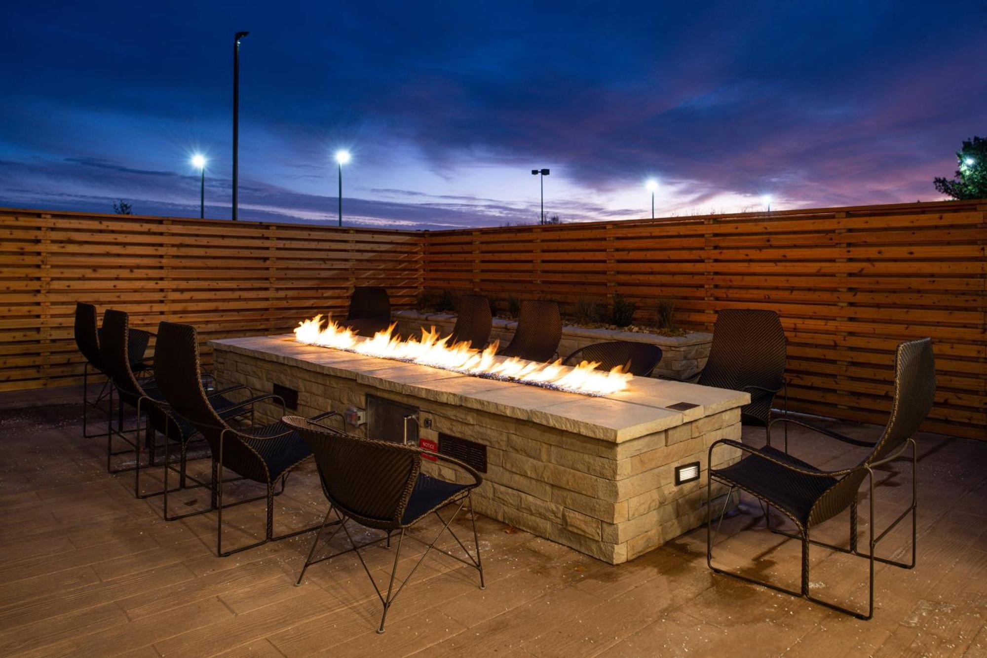 Courtyard Kansas City Олейте Екстер'єр фото